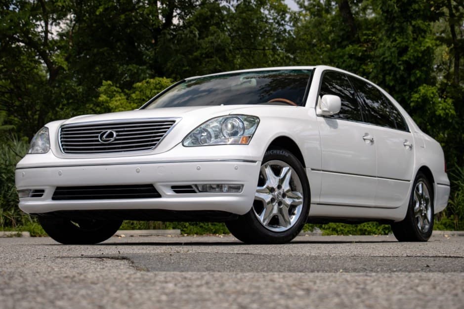 2005 Lexus LS Sedan sold for $13,000