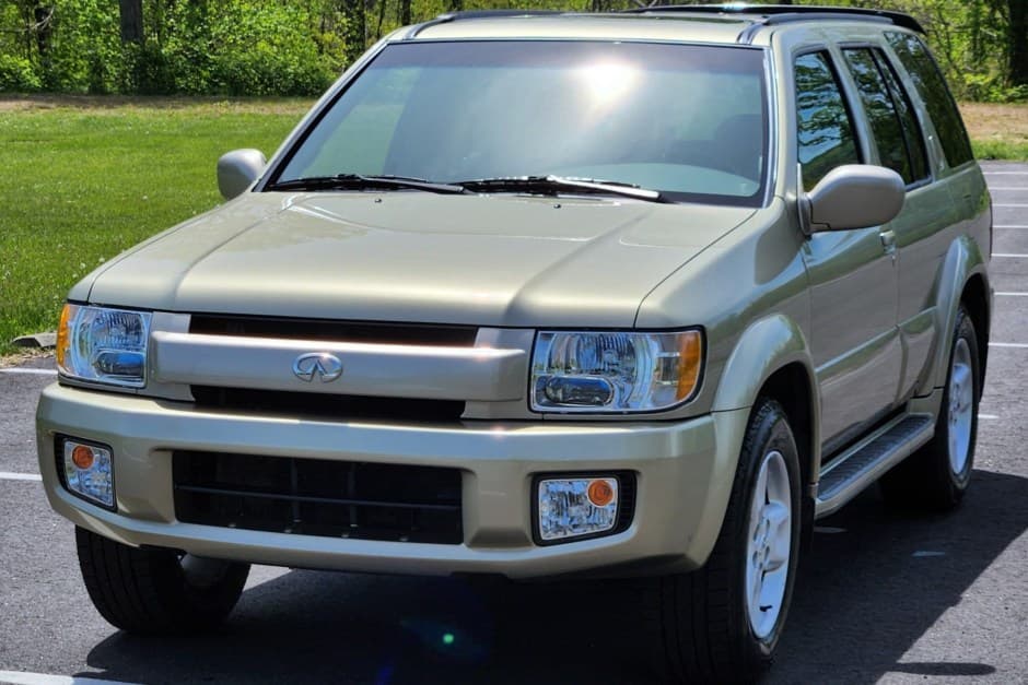 2002 Infiniti  sold for $9,600