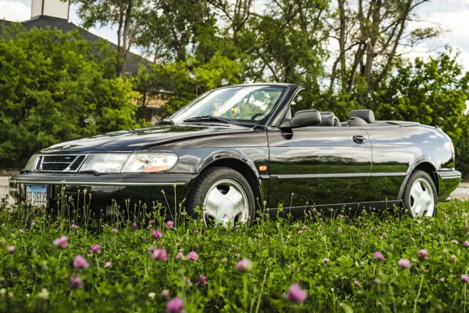 1995 Saab 900 sold for $5,900