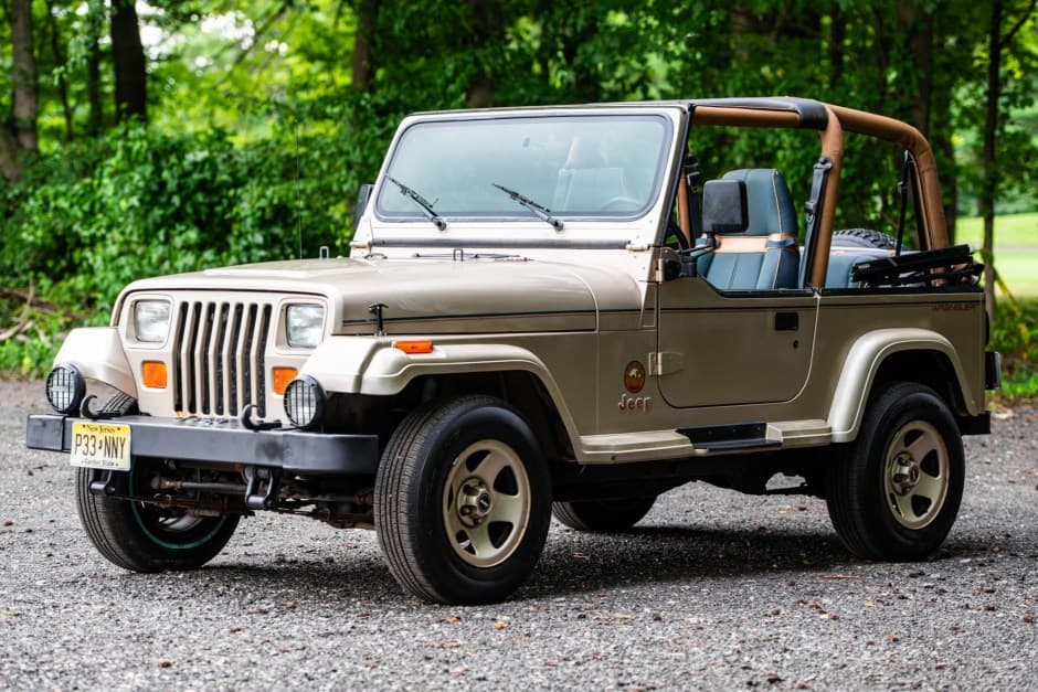1993 Jeep Wrangler YJ (1987-1995) sold for $12,500