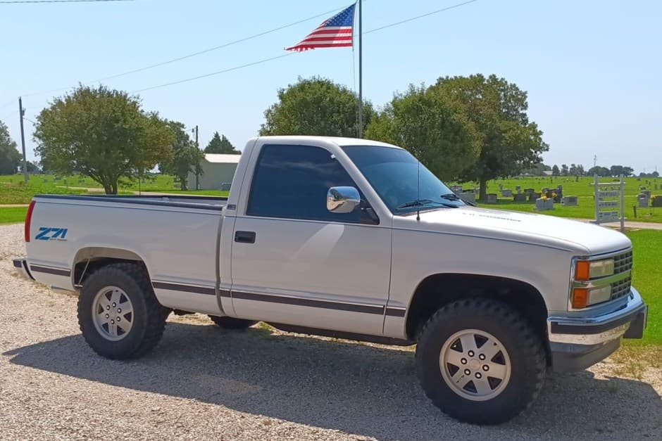 1992 Chevrolet C/K GMT400 (1988-2002) sold for $7,600