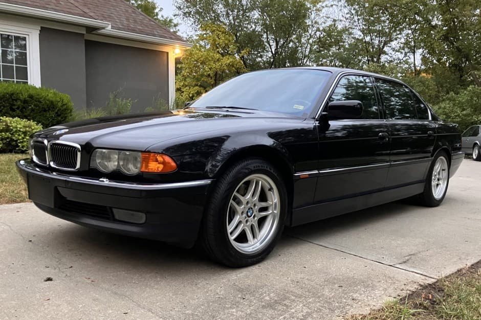 1999 BMW E38 7-Series sold for $27,000