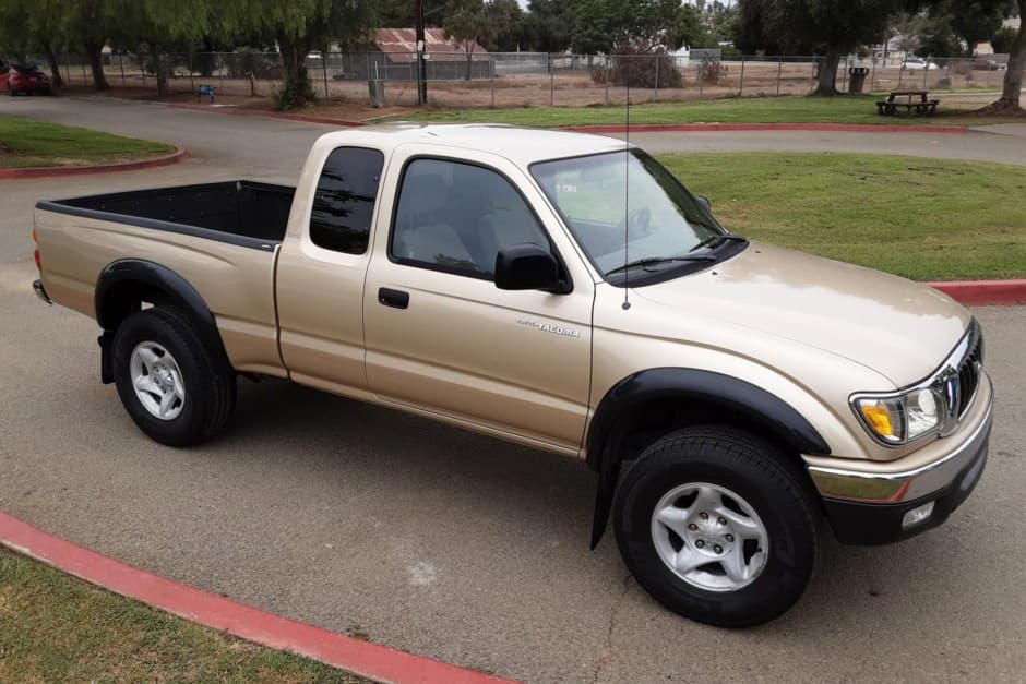 2001 Toyota Tacoma (N1X0 1995-2005) sold for $16,500