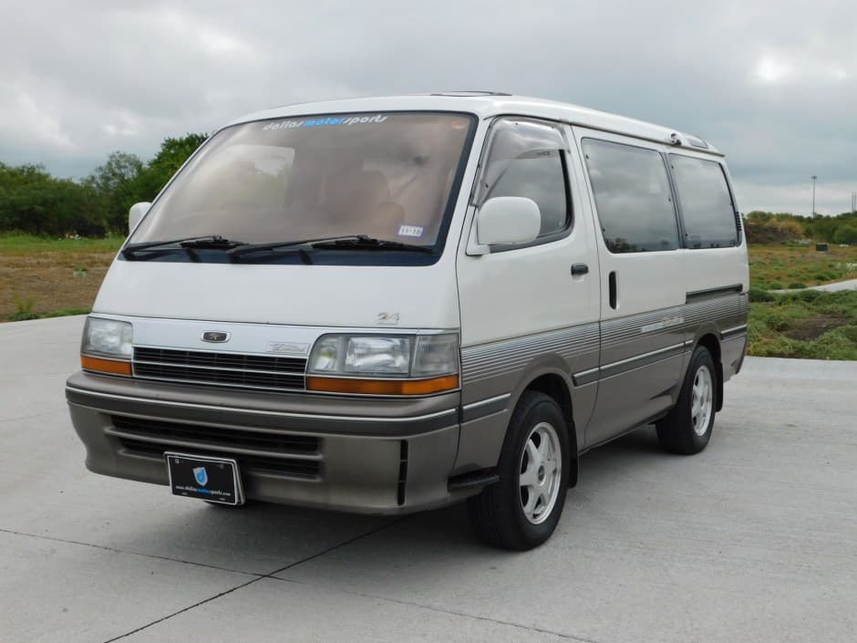 1990 Toyota HiAce sold for $7,290