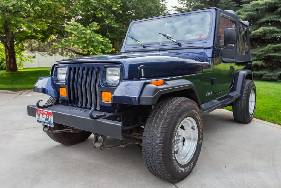1995 Jeep Wrangler YJ (1987-1995) sold for $10,500