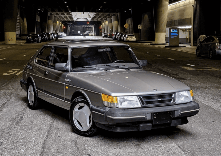 1988 Saab 900 sold for $4,350