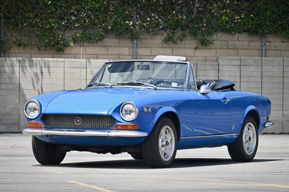 1971 Fiat 124 Spider (1966-1985) sold for $13,000