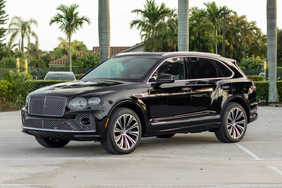 2023 Bentley Bentayga sold for $182,000