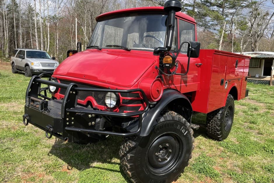 1990 Mercedes-Benz Unimog sold for $18,500