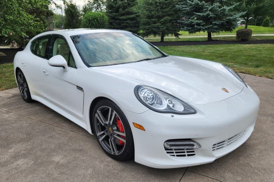 2010 Porsche Panamera sold for $40,278