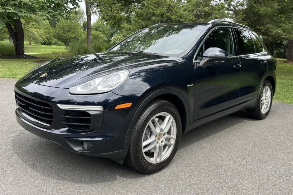 2015 Porsche 958 Cayenne (2011-2018) sold for $26,250