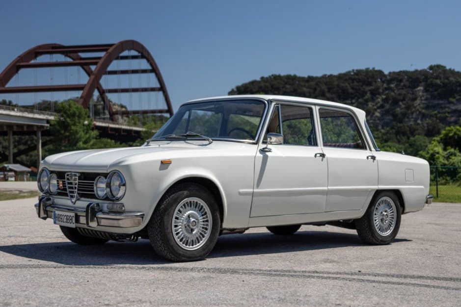 1969 Alfa Romeo 105 Series Sedan sold for $10,001