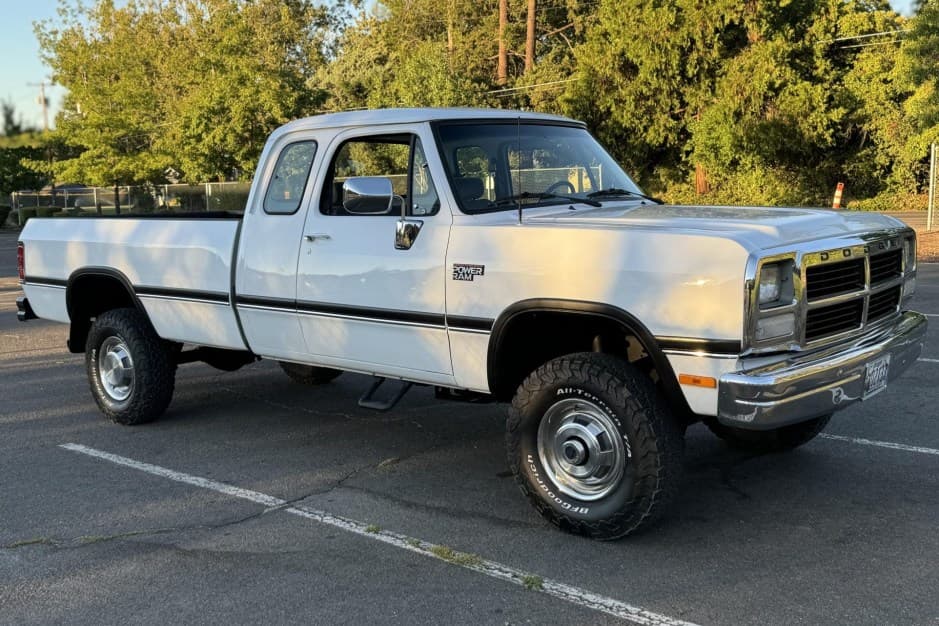 1992 Dodge Ram (1981-1993) sold for $27,750