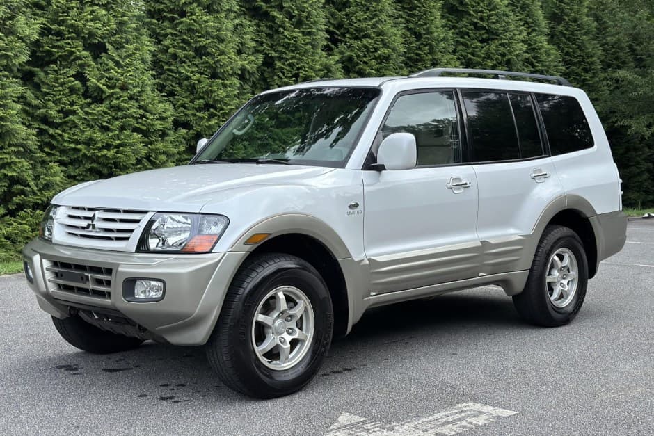 2002 Mitsubishi Pajero & Montero sold for $10,500