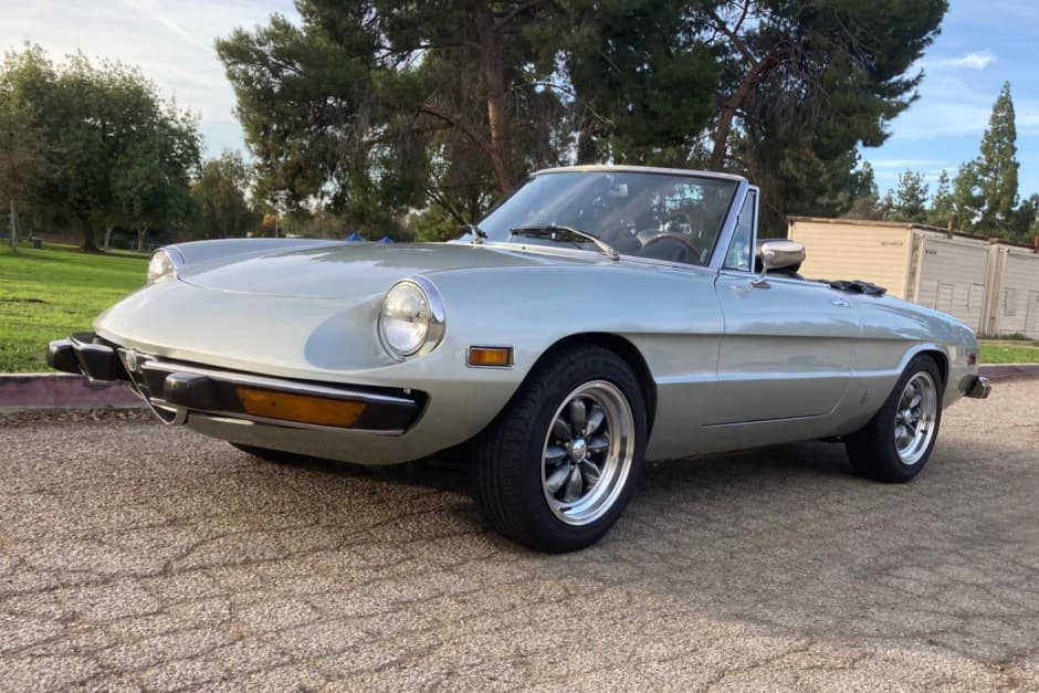 1974 Alfa Romeo 105/115 Spider Series 2 sold for $18,000