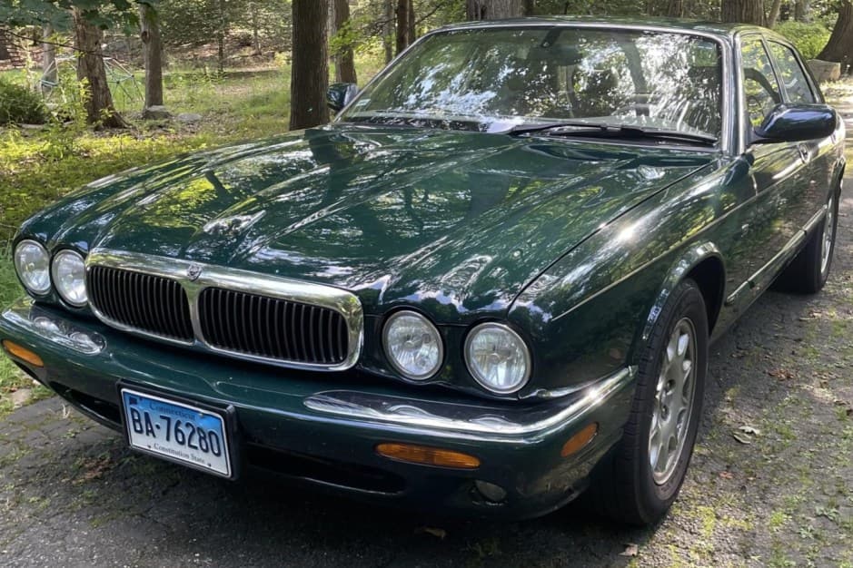 2002 Jaguar X308 XJ (1998-2003) sold for $3,850