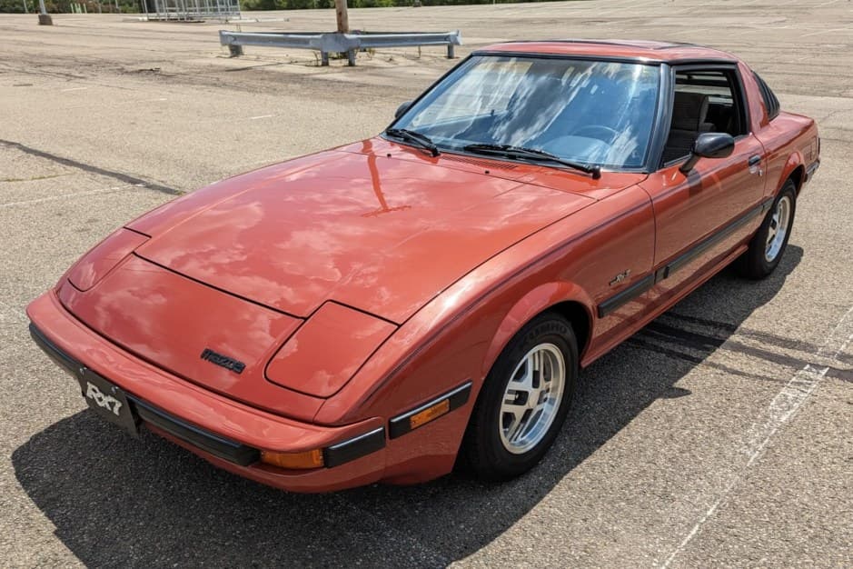 1984 Mazda RX-7 FB sold for $10,850