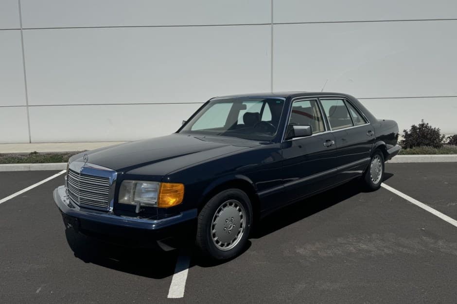 1989 Mercedes-Benz W126 S-Class sold for $14,000