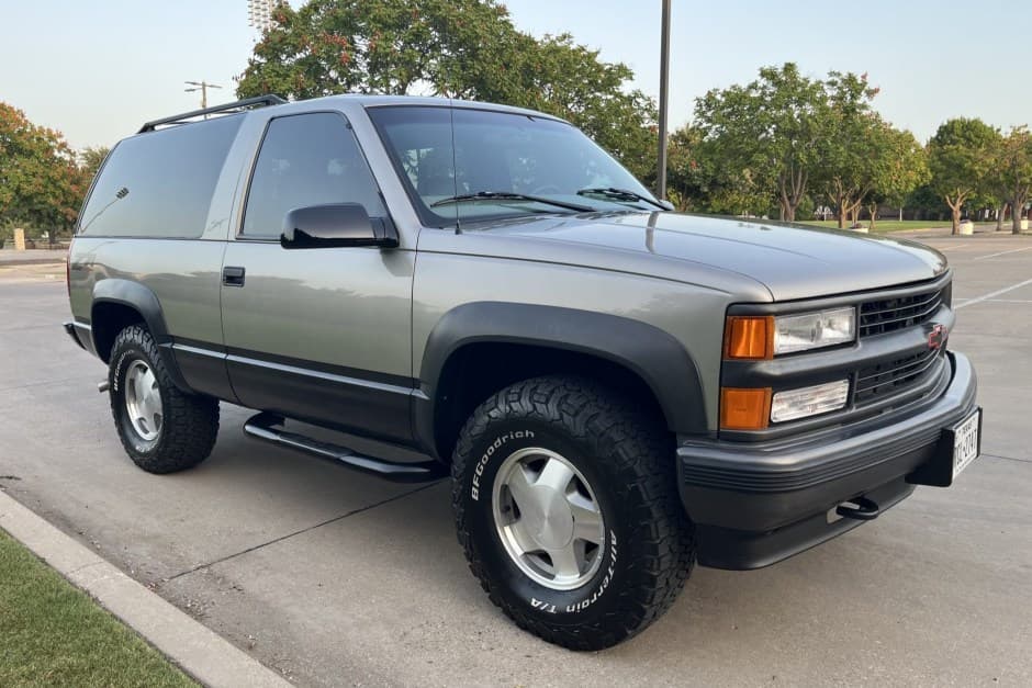 1999 Chevrolet Tahoe GMT400 sold for $35,500