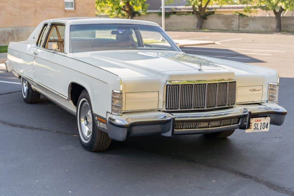 1976 Lincoln Continental (1970-1979) sold for $16,250