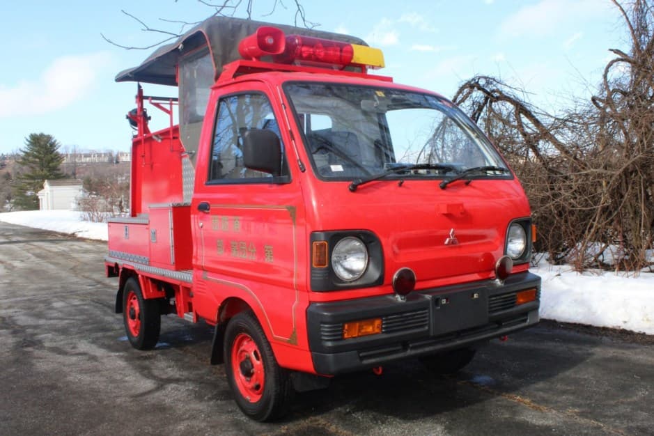 1993 Mitsubishi Minicab sold for $7,835
