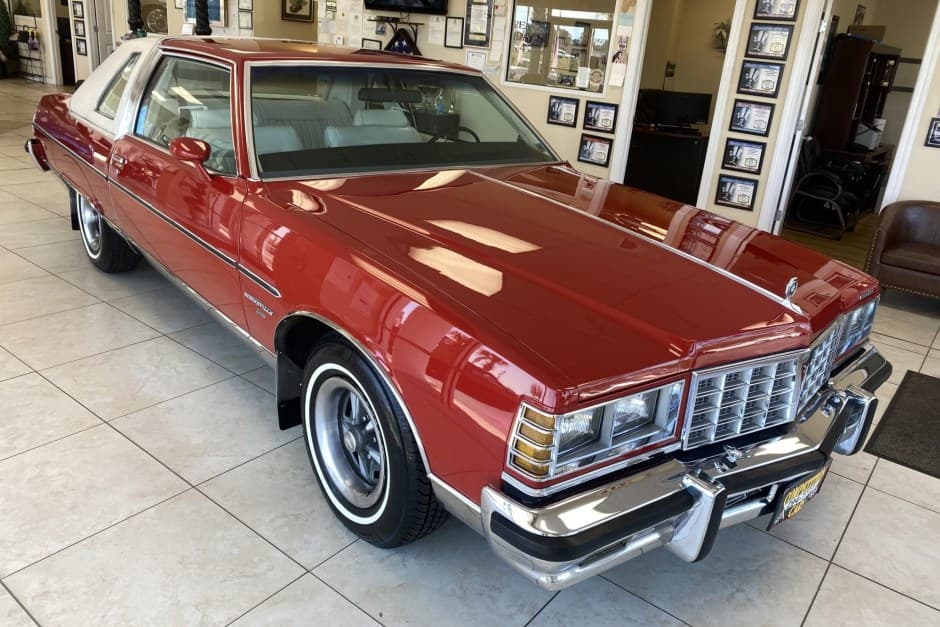 1977 Pontiac Bonneville sold for $14,250
