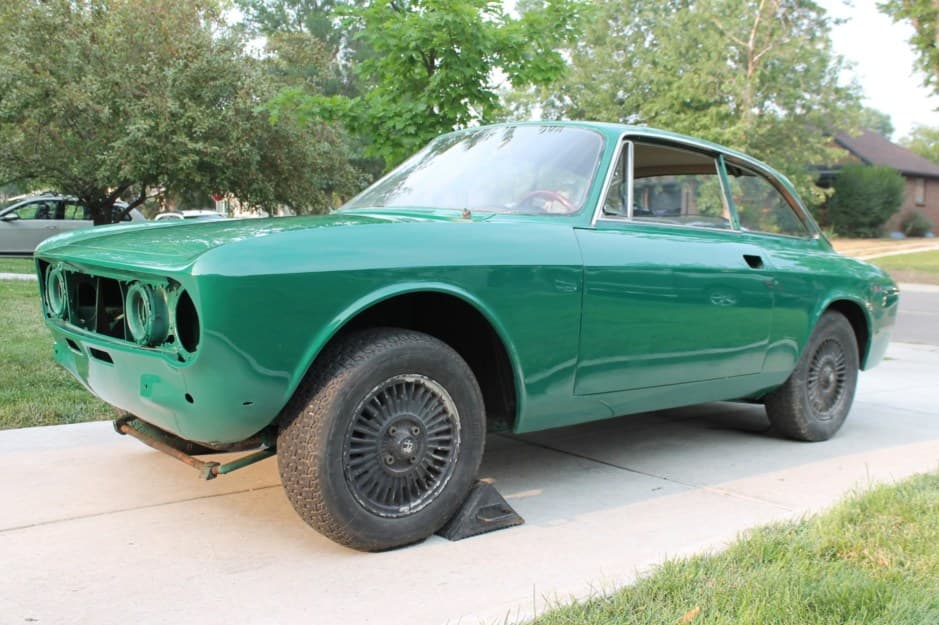 1971 Alfa Romeo 105/115 Series Coupe sold for $6,300