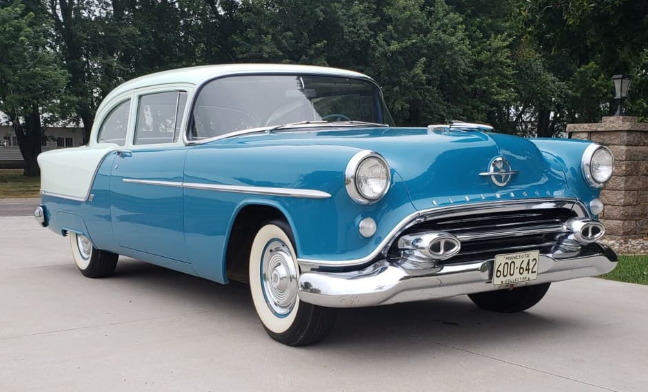 1954 Oldsmobile 88 sold for $17,500