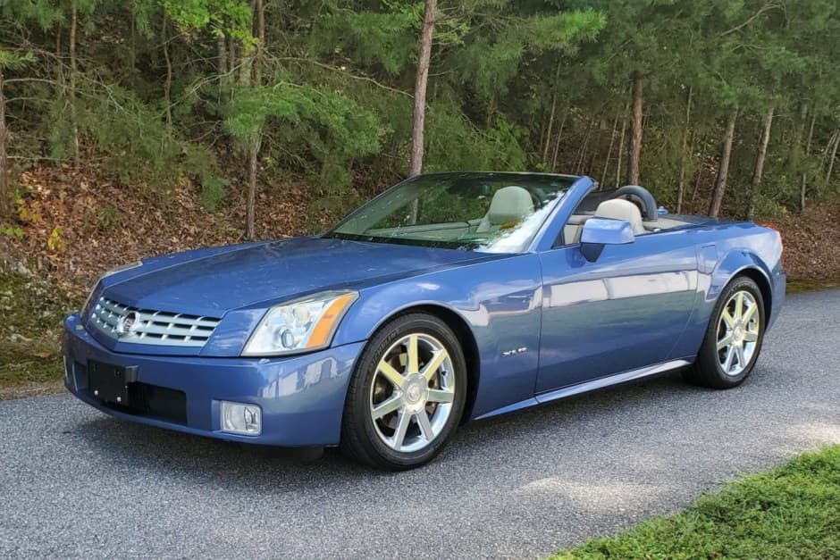 2005 Cadillac XLR sold for $24,250