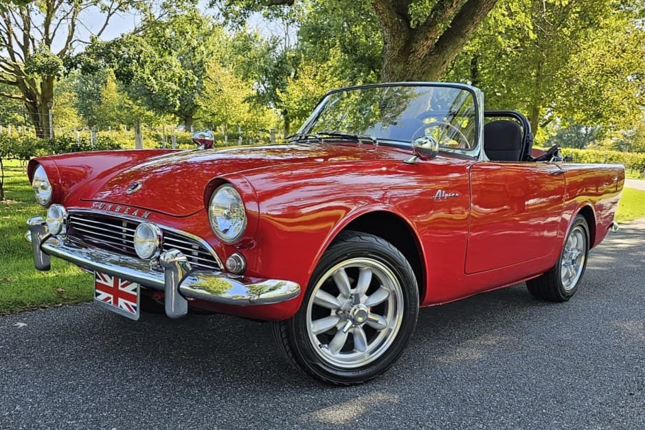 1962 Sunbeam Alpine sold for $10,750