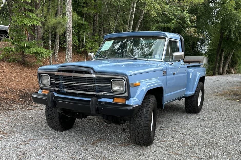 1980 Jeep Pickup sold for $13,750