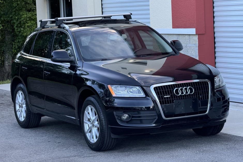2010 Audi Q5 sold for $11,601
