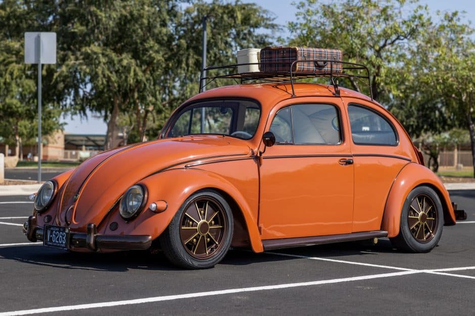 1957 Volkswagen Beetle (Oval Window) sold for $18,100