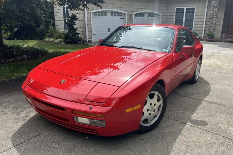 1989 Porsche 944 Turbo sold for $49,951
