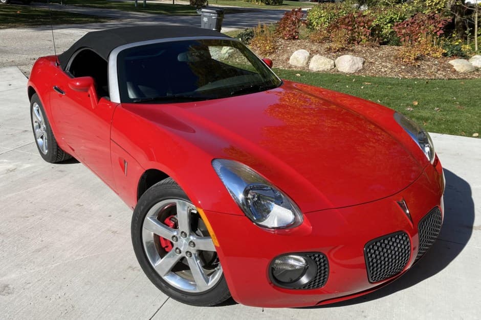 2008 Pontiac Solstice sold for $20,500