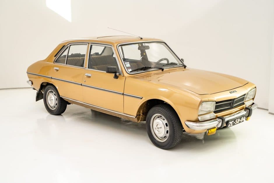 1975 Peugeot 504 sold for $9,100
