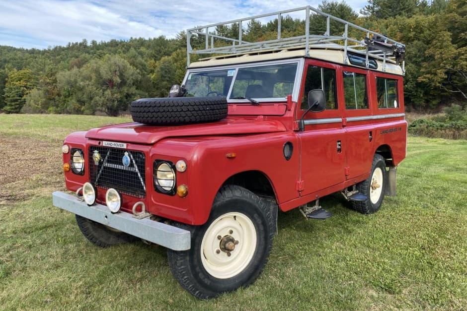 1983 Land Rover Series 109 sold for $23,000