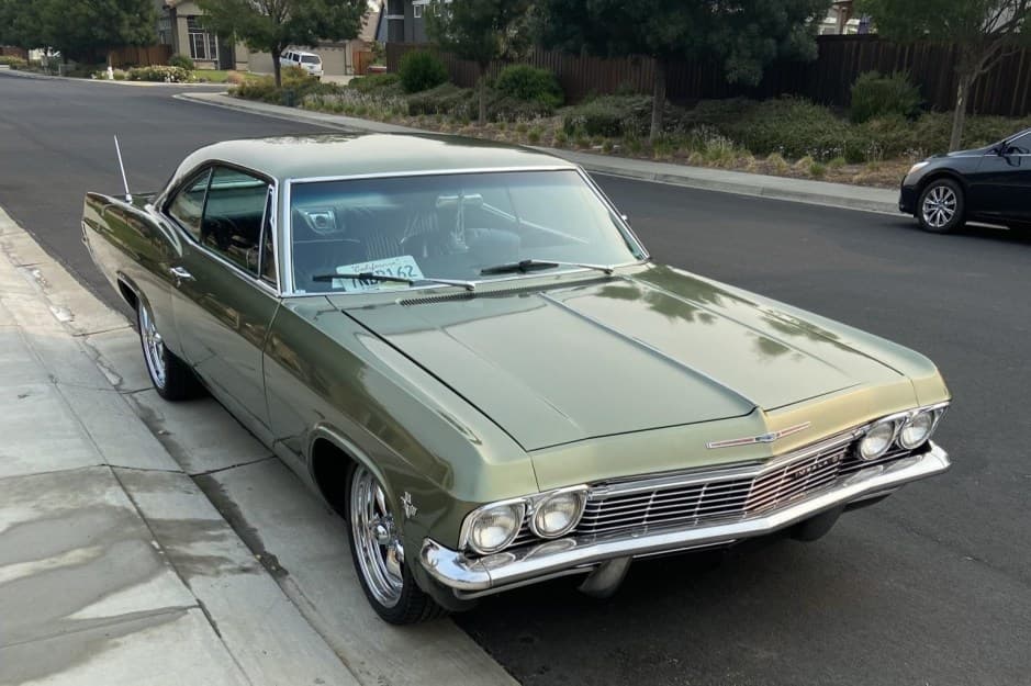 1965 Chevrolet Impala sold for $20,250