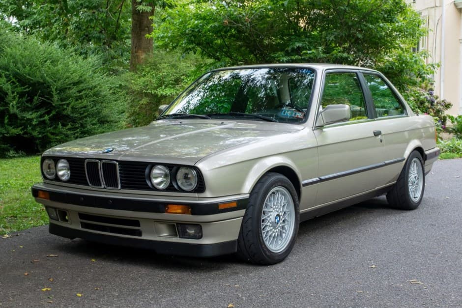 1990 BMW E30 3-Series Coupe sold for $22,250