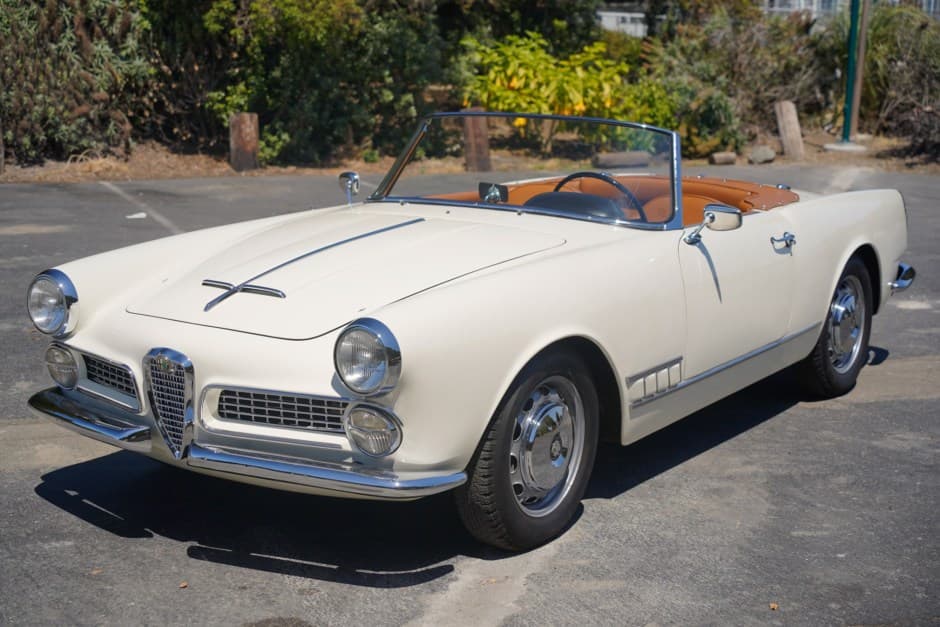 1959 Alfa Romeo 102-Series 2000 sold for $129,000