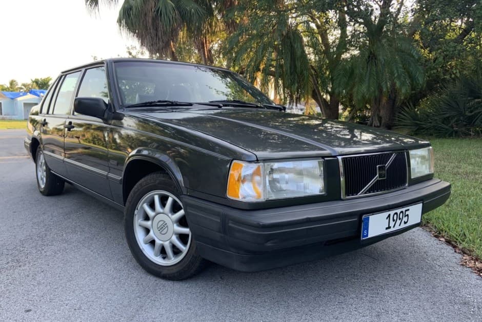 1995 Volvo 900-Series sold for $7,400
