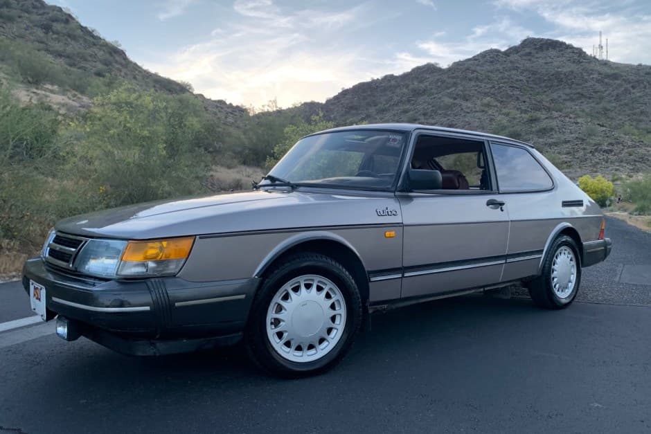 1988 Saab 900 sold for $10,000