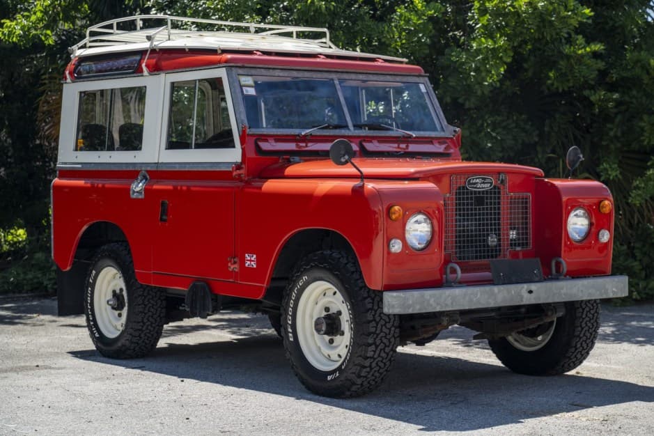 1970 Land Rover Series 88 sold for $22,400