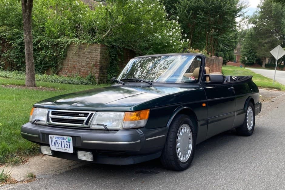 1993 Saab 900 sold for $9,050