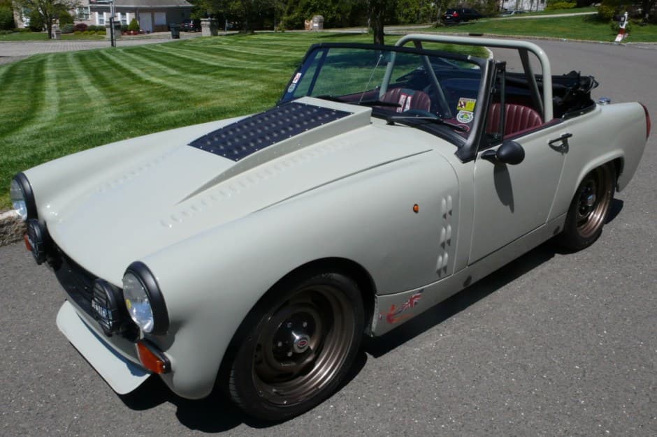 1972 MG Midget sold for $21,000
