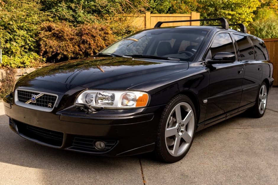 2005 Volvo V70R sold for $15,200
