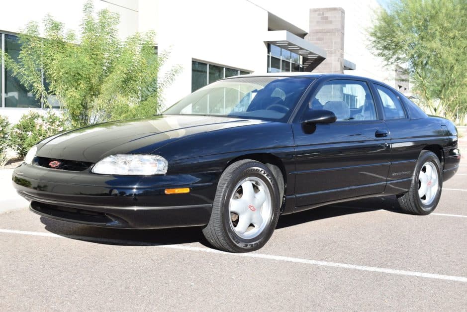 1995 Chevrolet Monte Carlo sold for $10,088