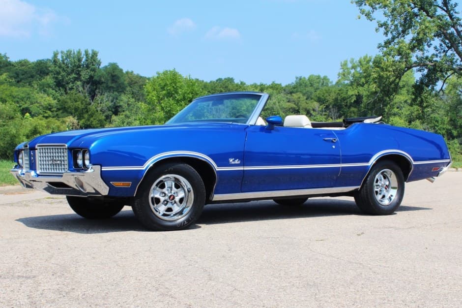 1972 Oldsmobile Cutlass sold for $112,000