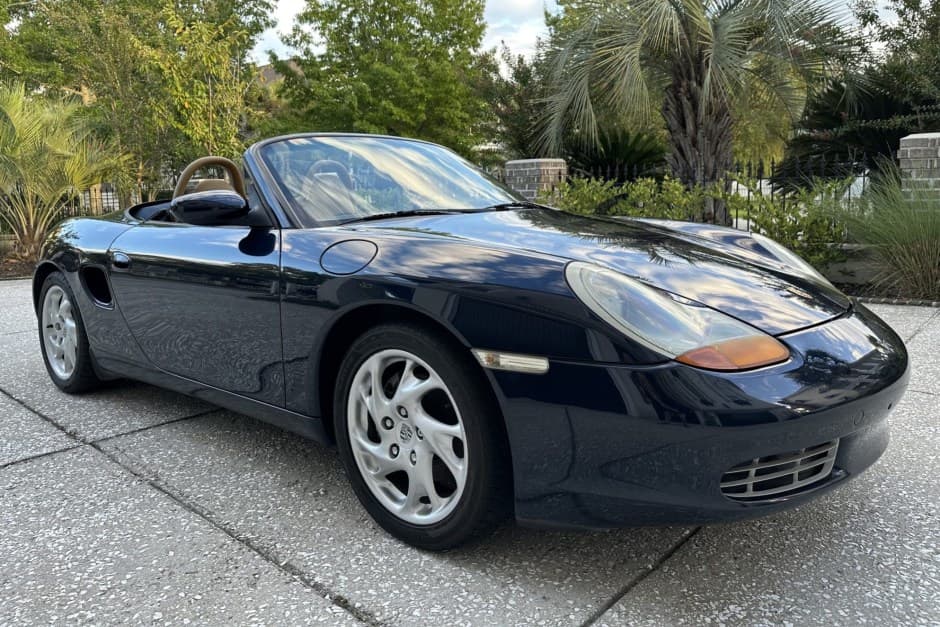 1999 Porsche 986 Boxster sold for $11,150