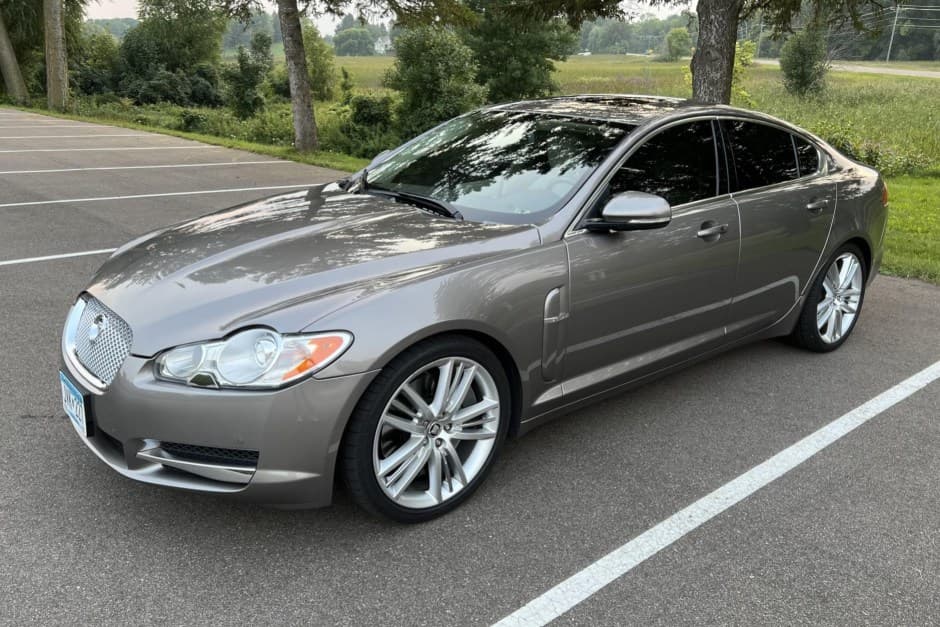 2011 Jaguar XF sold for $17,350